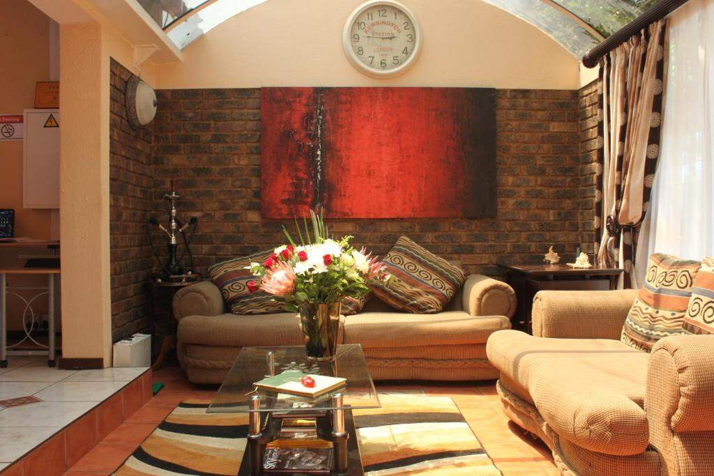 Guest lounge at Rosenthal Guesthouse